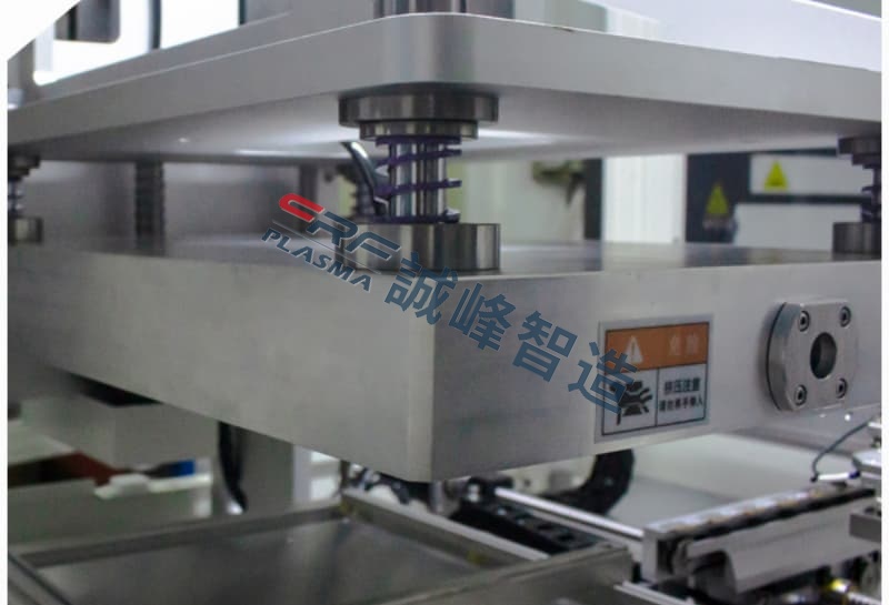 等離子清洗機工作原理深度解析物理轟擊與化學反應的協同效應